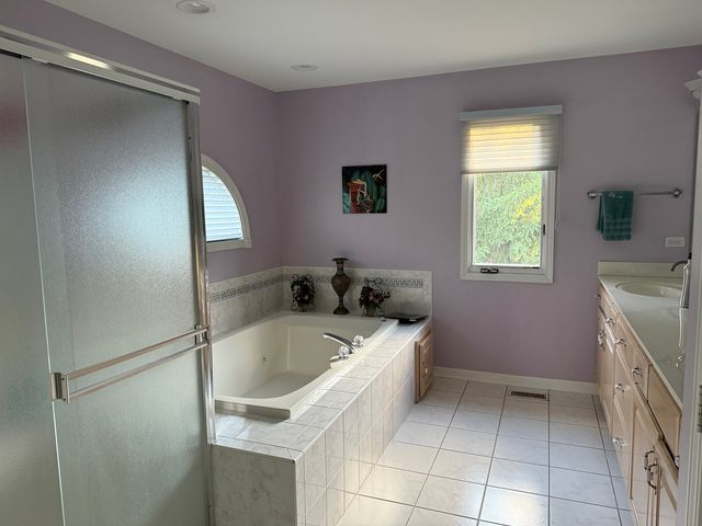 336 Tuttle Drive, Bloomingdale, IL 60108