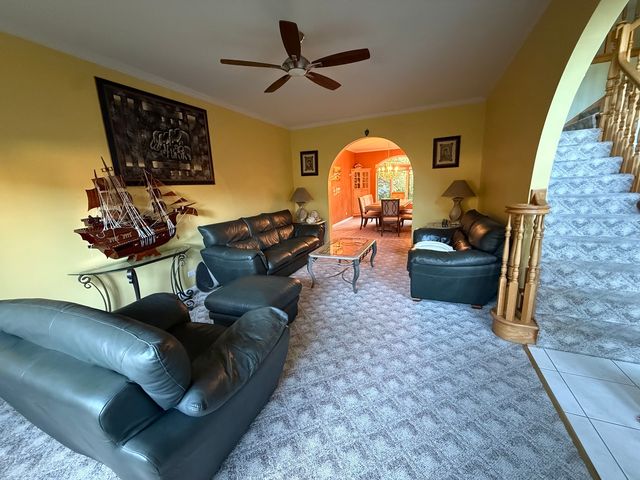 336 Tuttle Drive, Bloomingdale, IL 60108