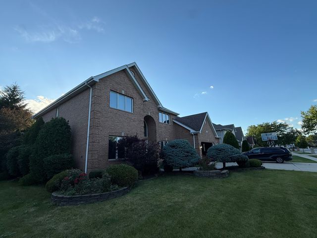 336 Tuttle Drive, Bloomingdale, IL 60108