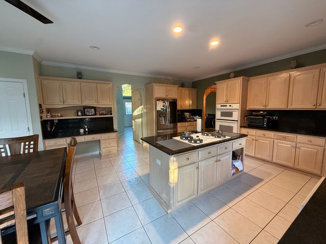 336 Tuttle Drive, Bloomingdale, IL 60108