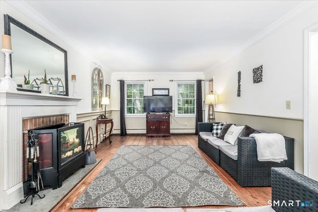 323 Upper Grassy Hill Road, Woodbury, CT 06798