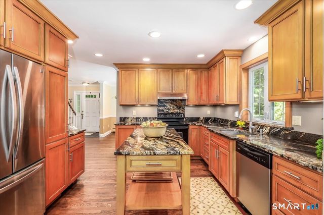 323 Upper Grassy Hill Road, Woodbury, CT 06798