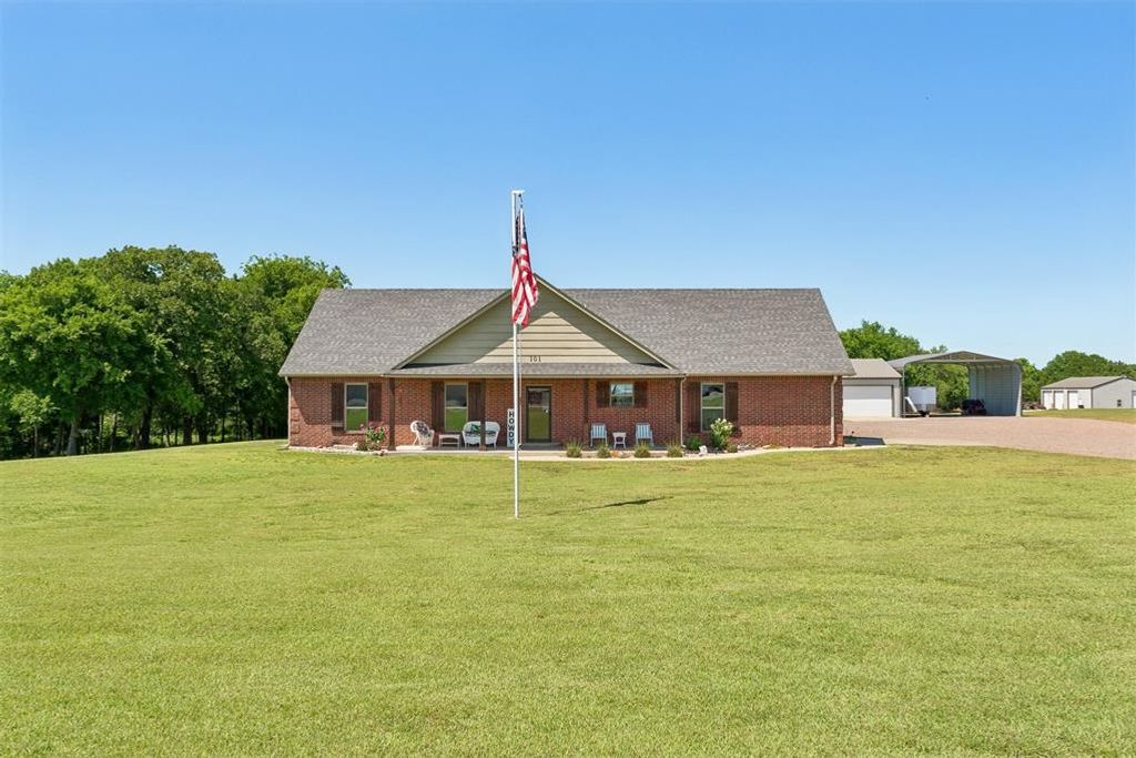 Image 1 of property listing at 101 Fields Row, Pauls Valley, OK 73075