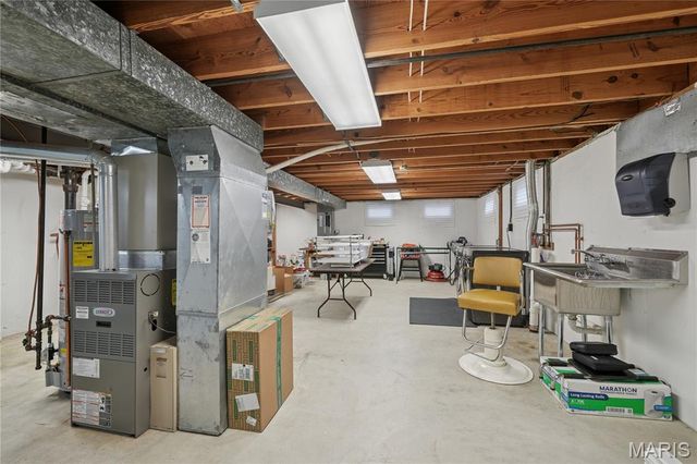 323 Algonquin Drive, Ballwin, MO 63011