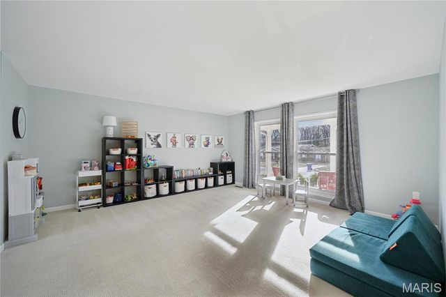 323 Algonquin Drive, Ballwin, MO 63011