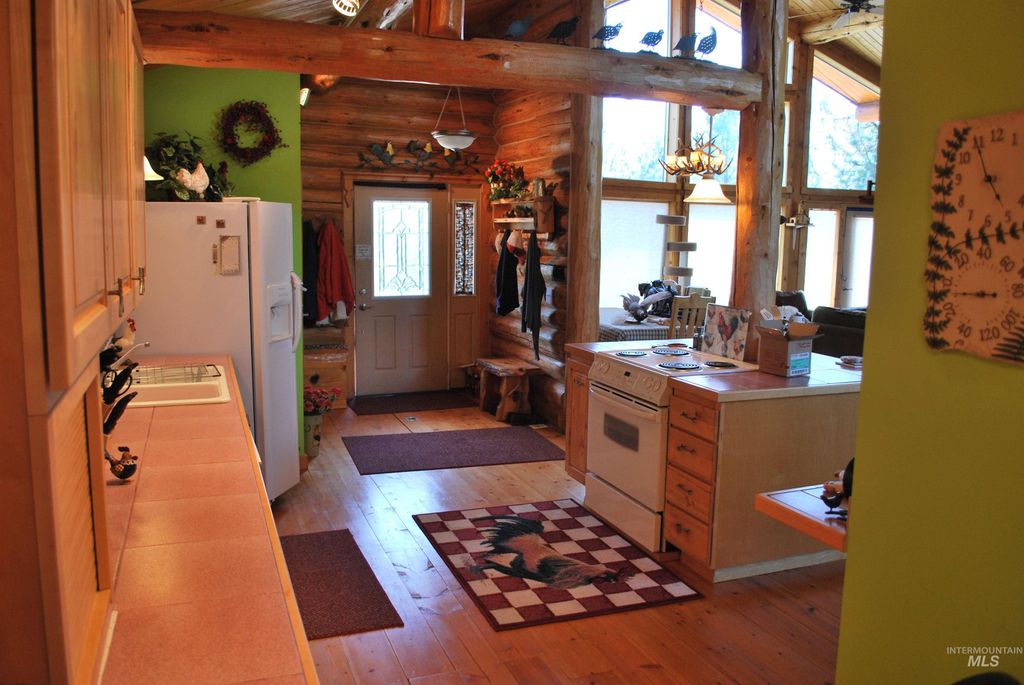 4975 Middle Road, Lenore, ID 83541 photo 15