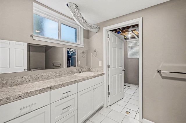 2640 Crofthill Drive, Auburn Hills, MI 48326