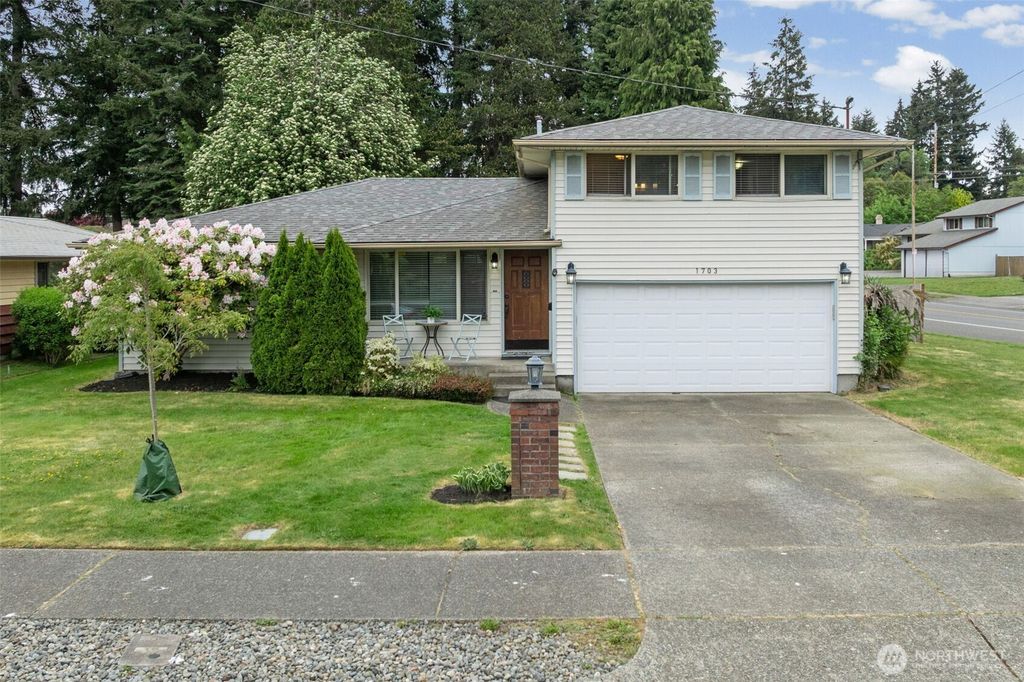 1703 N Frace Street, Tacoma, WA 98406