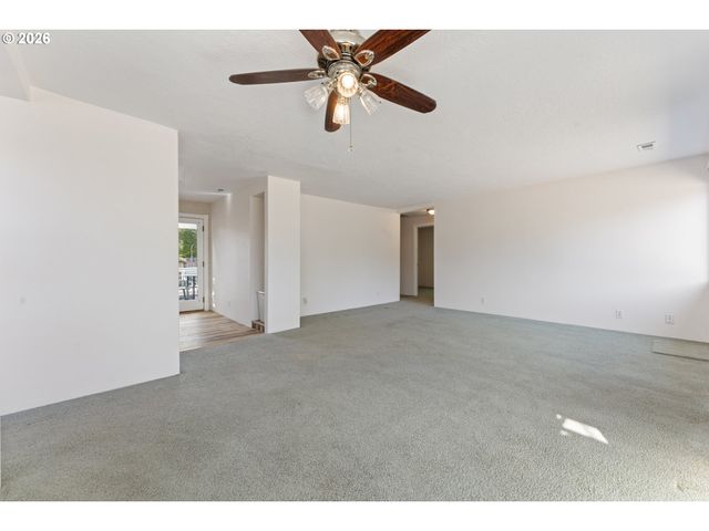 2360 Ne CLEVELAND Ave, Gresham, OR 97030