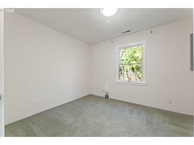 2360 Ne CLEVELAND Ave, Gresham, OR 97030