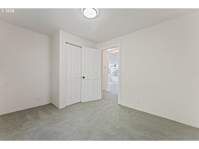 2360 Ne CLEVELAND Ave, Gresham, OR 97030