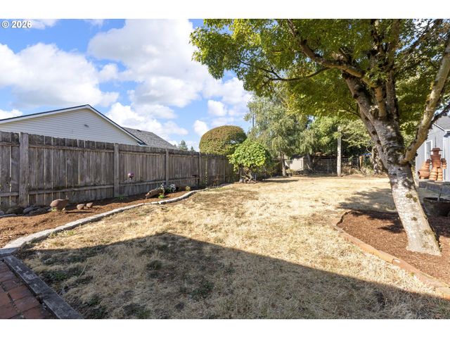 2360 Ne CLEVELAND Ave, Gresham, OR 97030
