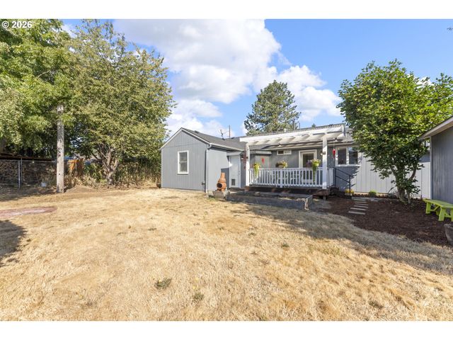 2360 Ne CLEVELAND Ave, Gresham, OR 97030
