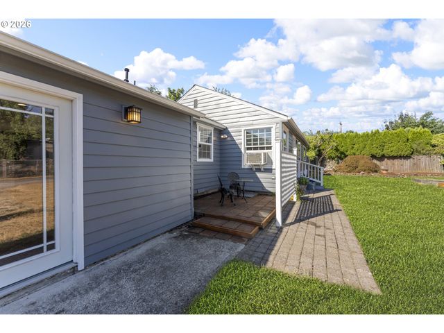 2360 Ne CLEVELAND Ave, Gresham, OR 97030