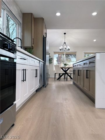 8925 Litchfield Avenue, Las Vegas, NV 89134