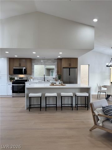 8925 Litchfield Avenue, Las Vegas, NV 89134