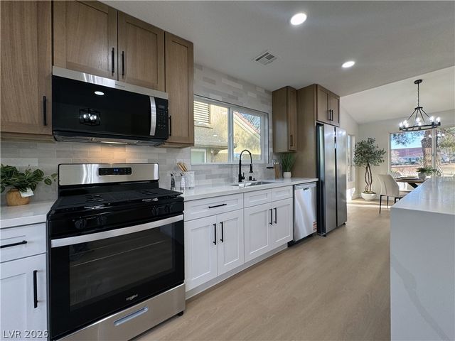 8925 Litchfield Avenue, Las Vegas, NV 89134