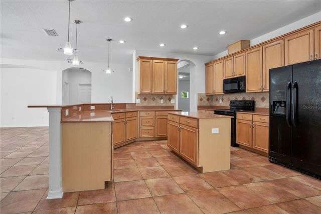 432 YORK DALE DRIVE, Ruskin, FL 33570