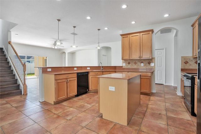 432 YORK DALE DRIVE, Ruskin, FL 33570