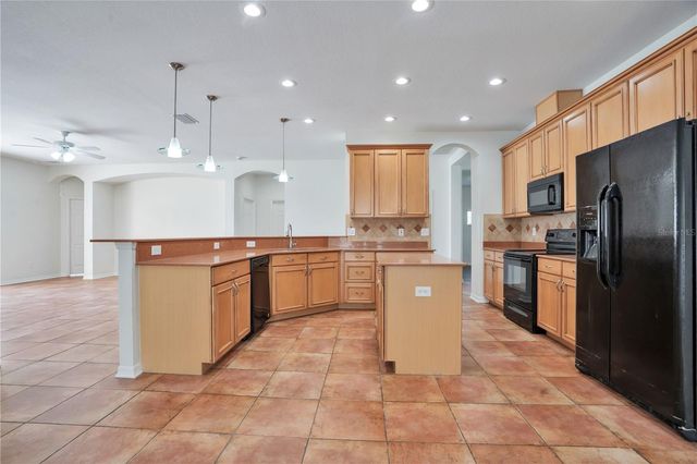 432 YORK DALE DRIVE, Ruskin, FL 33570