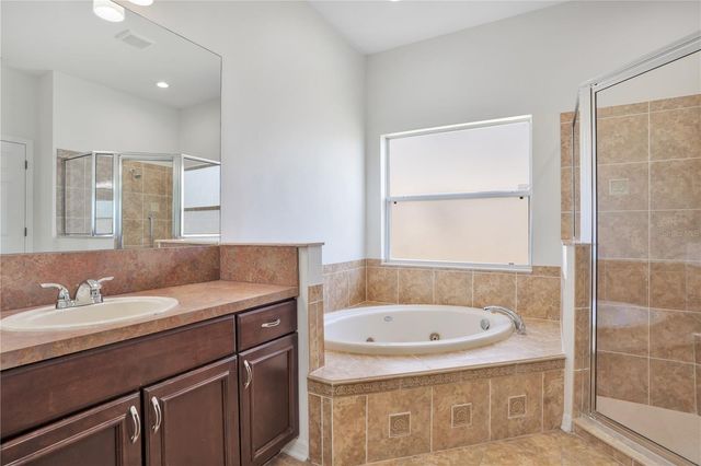 432 YORK DALE DRIVE, Ruskin, FL 33570