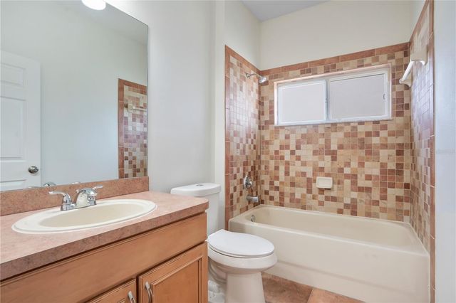 432 YORK DALE DRIVE, Ruskin, FL 33570