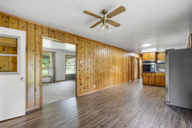 1156 Chestnut Dr, Burns, TN 37029