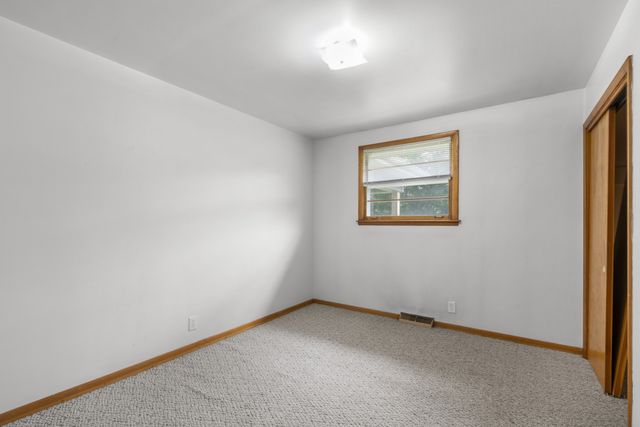1156 Chestnut Dr, Burns, TN 37029