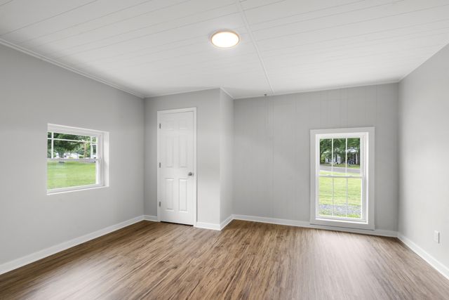 1156 Chestnut Dr, Burns, TN 37029