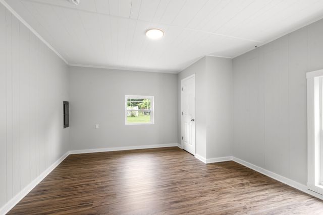 1156 Chestnut Dr, Burns, TN 37029