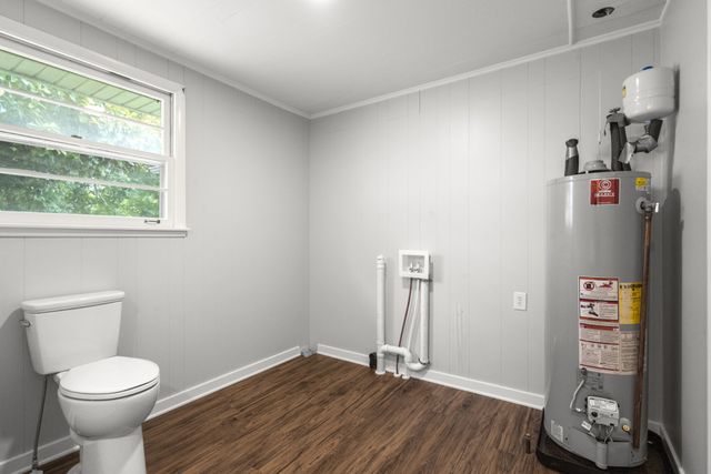 1156 Chestnut Dr, Burns, TN 37029