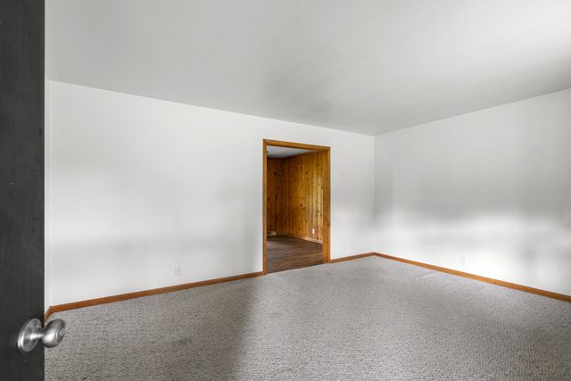 1156 Chestnut Dr, Burns, TN 37029