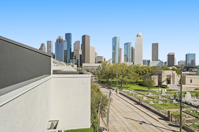 1304 W Dallas Street, Houston, TX 77019