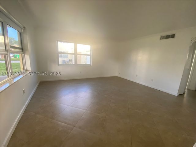 3670 SW 60th Ave 2, Davie, FL 33314