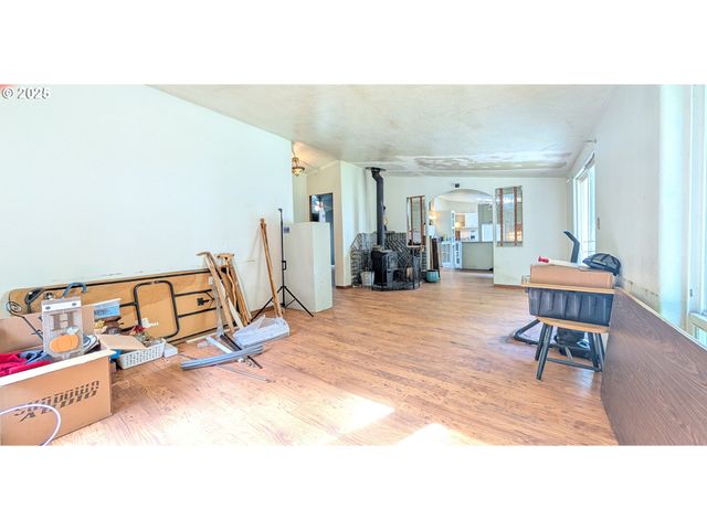 751 Sw TILLICUM Dr, Waldport, OR 97394