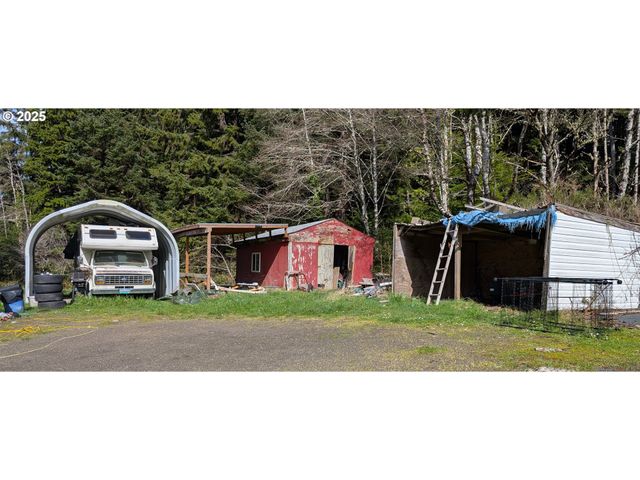 751 Sw TILLICUM Dr, Waldport, OR 97394