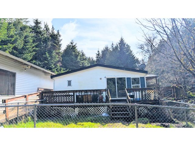 751 Sw TILLICUM Dr, Waldport, OR 97394