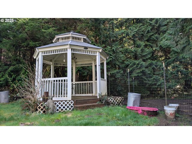 751 Sw TILLICUM Dr, Waldport, OR 97394