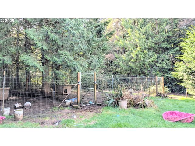 751 Sw TILLICUM Dr, Waldport, OR 97394
