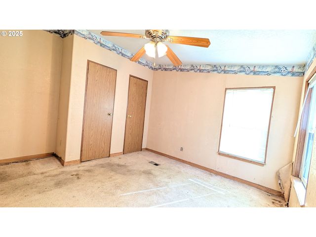 751 Sw TILLICUM Dr, Waldport, OR 97394