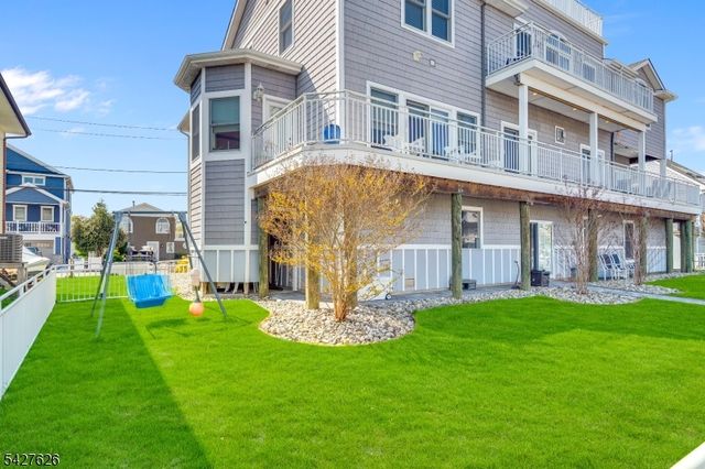 6 Capstan Rd, Ocean Twp., NJ 08758