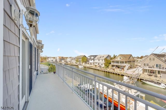 6 Capstan Rd, Ocean Twp., NJ 08758