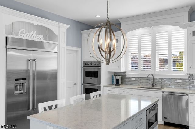 6 Capstan Rd, Ocean Twp., NJ 08758