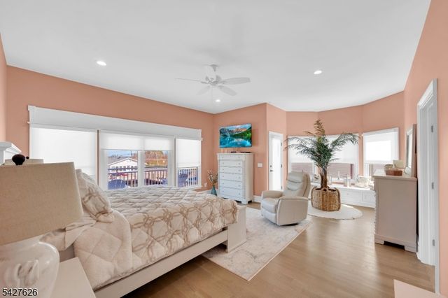 6 Capstan Rd, Ocean Twp., NJ 08758