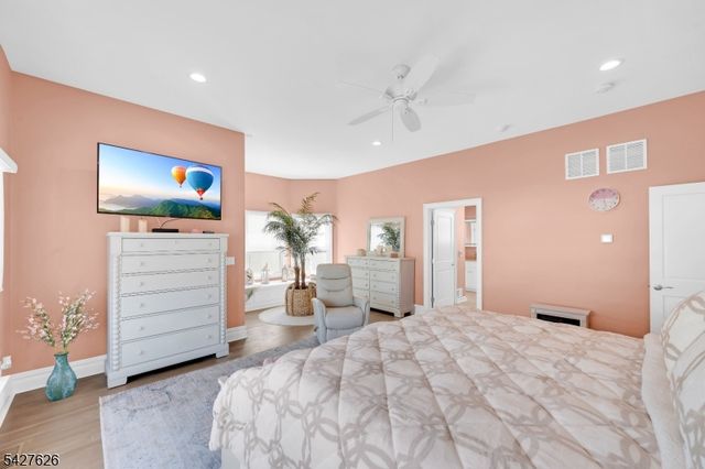 6 Capstan Rd, Ocean Twp., NJ 08758