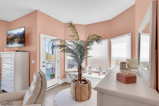 6 Capstan Rd, Ocean Twp., NJ 08758