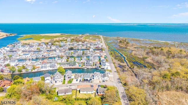 6 Capstan Rd, Ocean Twp., NJ 08758