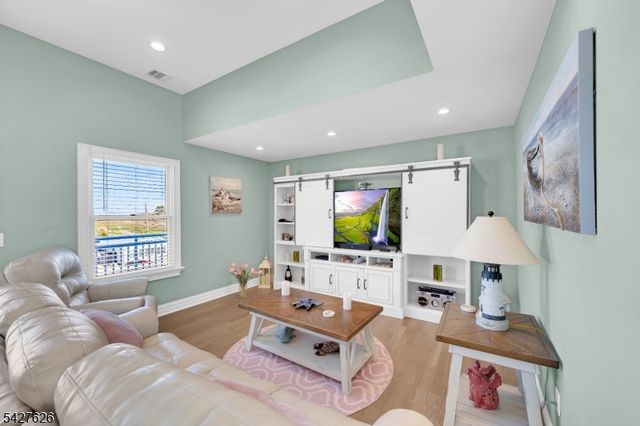 6 Capstan Rd, Ocean Twp., NJ 08758