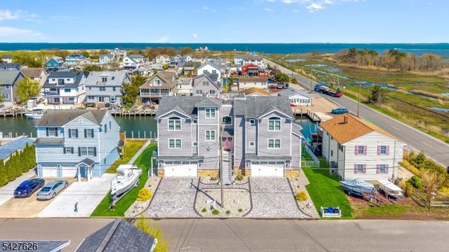 6 Capstan Rd, Ocean Twp., NJ 08758