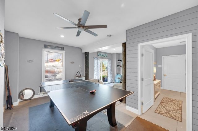 6 Capstan Rd, Ocean Twp., NJ 08758